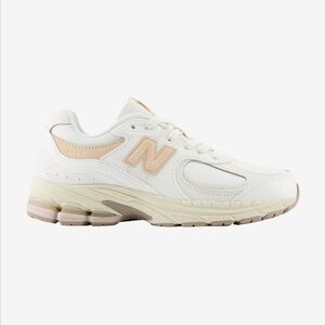 New Balance Girls 2002r sneaker size 4.5